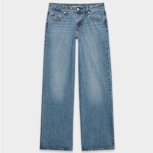 Levi’s Low Loose Wide-Leg Women's Jeans in Medium Blue, sz 28